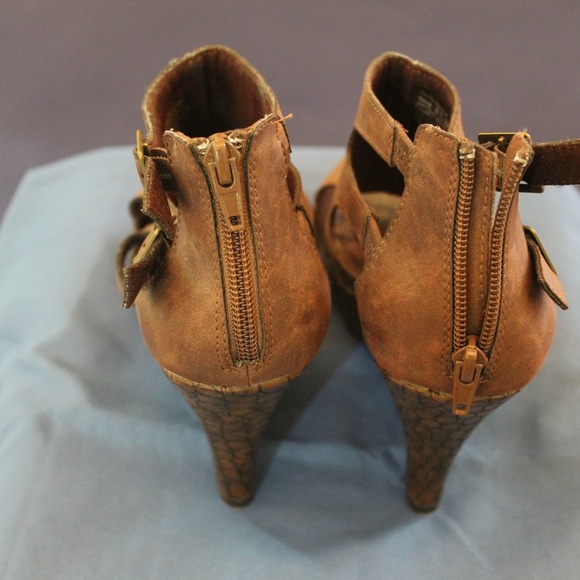 Unlisted wedge/platform fall shoes - Picture 3 of 9